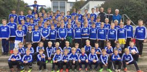 Der Altmeister rief – und fast 90 junge Kicker kamen